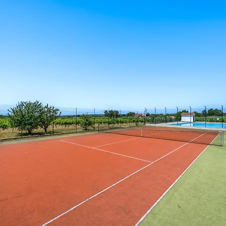 Premium Seven With Pool In Apartmán Poreč