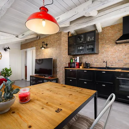 Premium Seven With Pool In *