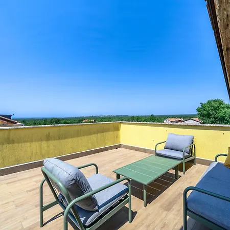 Premium Seven With Pool In Poreč