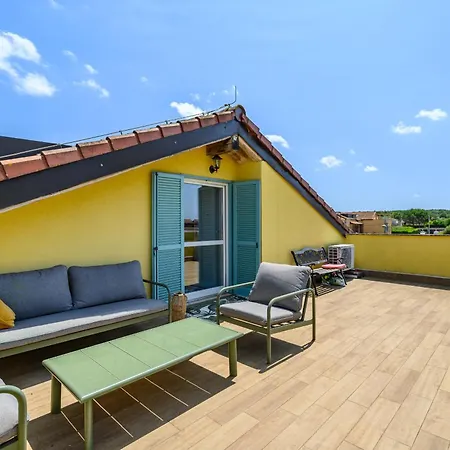 Premium Seven With Pool In Porec