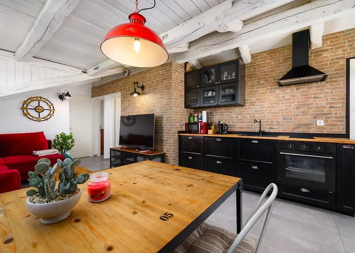 Premium Seven With Pool In *